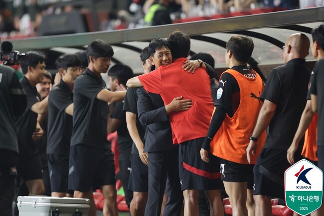 [k1.live] '3년 <b>재계약</b>' 박태하의 바람, "<b>기성용</b>도 <b>포항</b>과 <b>재계약</b> 했으면...