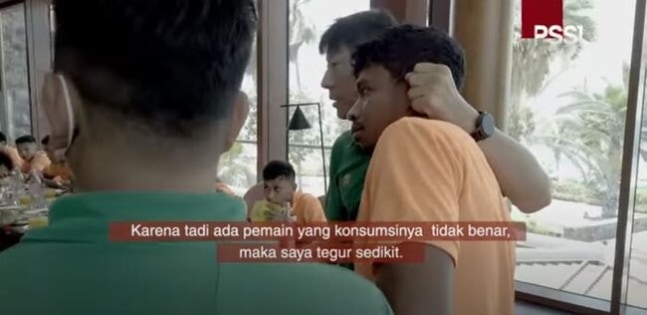 '선수 폭행 논란' 신태용, 인도네시아서도 비슷한 일 있었다…'자주 손찌검하는 모습 포착, 선수들은 웃어넘겼어'