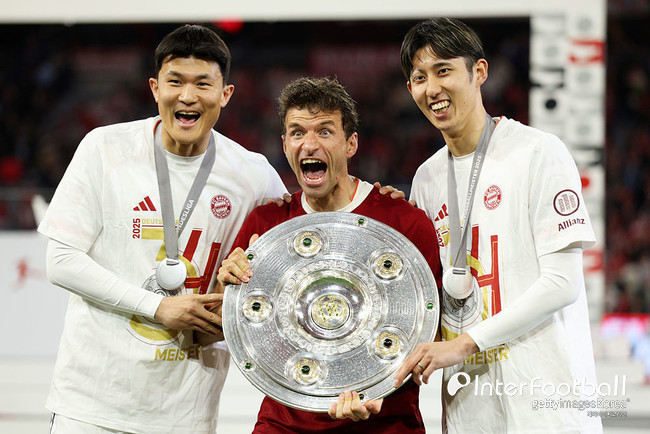 "<b>PSG</b> 단장이 <b>김민재</b> 에이전트 만났어" 분위기 심상치 않다…"수비수 찾...