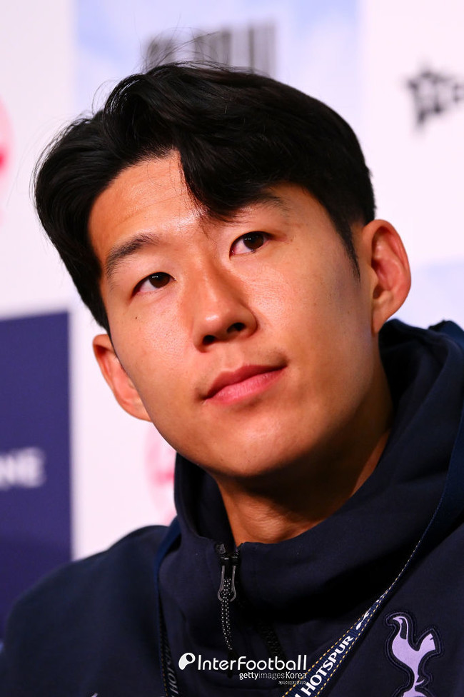 충격! '사우디 <b>이적</b>설' <b>손흥민</b>은 잔류 원하는데..."토트넘, SON <b>이적</b> 준비...