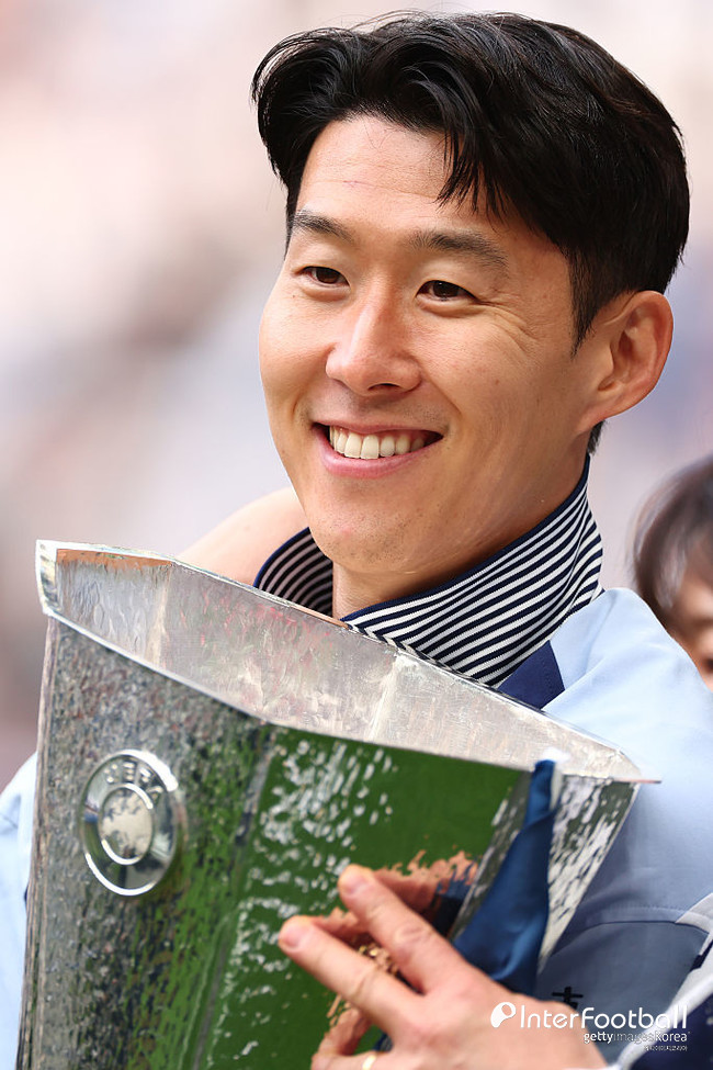 "<b>손흥민</b>이 <b>토트넘</b> 장기 재<b>계약 거절</b>했다"...8월 한국 투어까지는 잔류,...