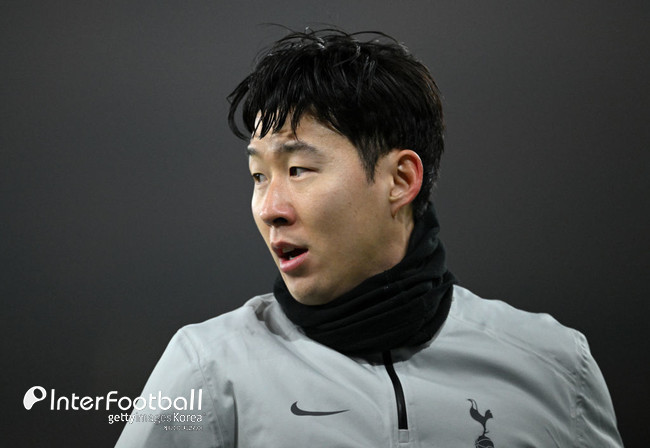 '설마' <b>손흥민</b>, <b>잔류</b>하나? 이적설 쏟아지는데…2025-26시즌 토트넘 예상...