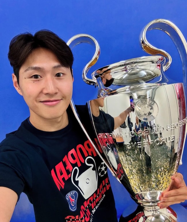 '무려 975억' <b>이강인</b>, 韓역사상 최고 이적료 무산...PSG가 노팅엄 제안 ...