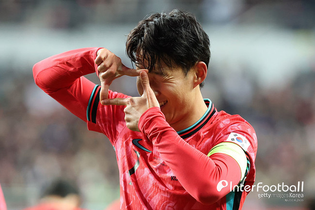 <b>손흥민</b>, 美 언론 선정 '2026 <b>월드컵</b> 조별 <b>슈퍼스타</b> 24인' 포함… 메시, ...