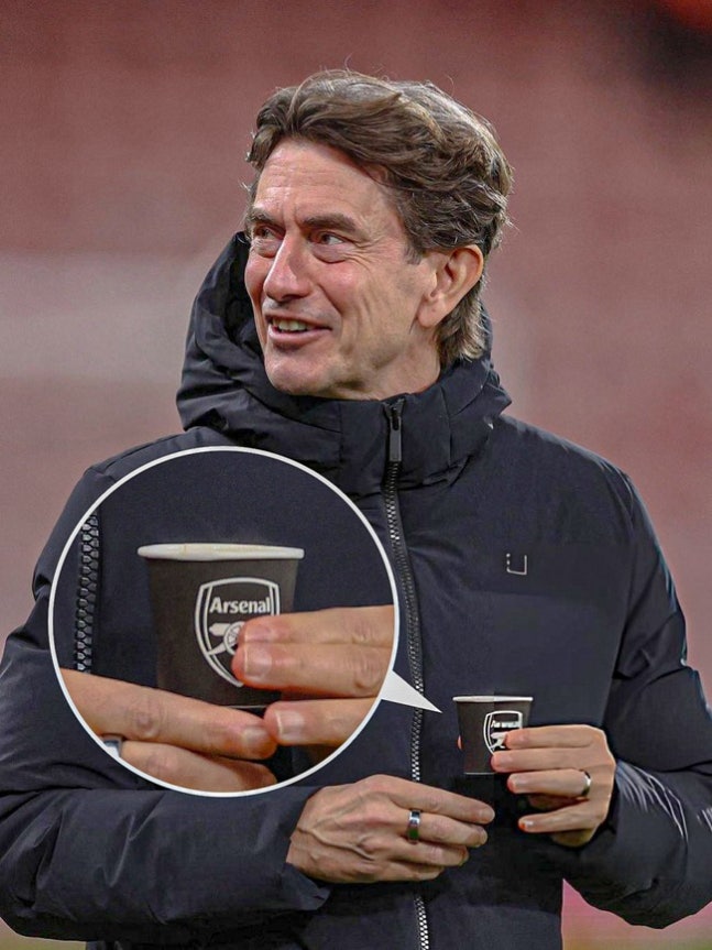 손흥민은 슈퍼카까지 도색했는데…토트넘 감독, '아스널 컵' 들고 등장→"다른 팀이 라커룸에 두고 간 것" 해명 작성자 정보  마시멜론작성 작성일2026.01.08 