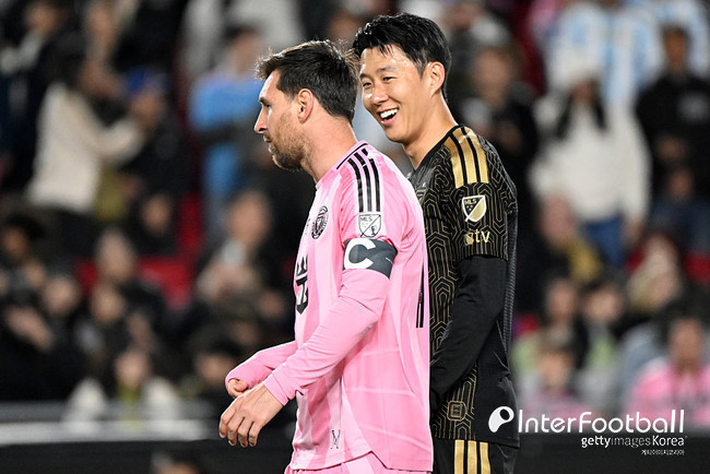 '리그 1호골' 손흥민과 '축구의 신' 메시 티키타카 못 본다고?..."인터 마...