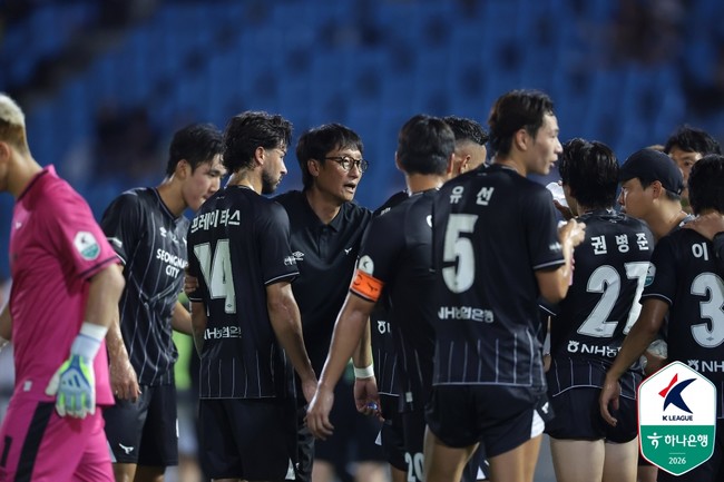 '6<b>연승</b>+선두' <b>수원</b> 승격 도전에 고춧가루 뿌릴까...성남, 홈 경기서 깜짝...