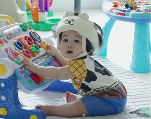 <b>심형탁 아들</b>, 만화보다 더 예쁜 아기…쑥쑥 잘 크는 중