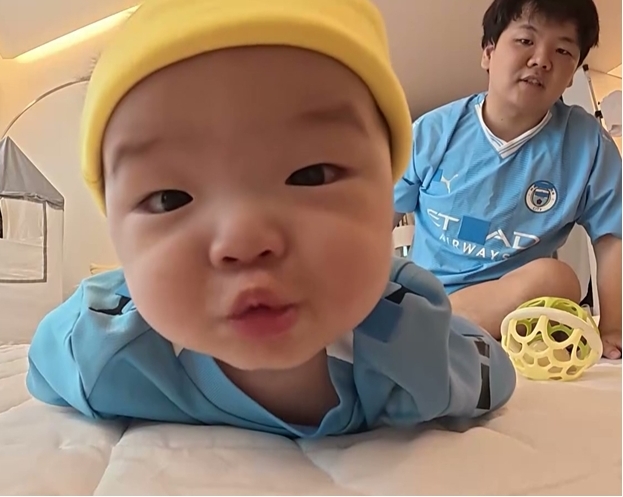 <b>곽튜브</b>, 운동 천재 낳았구나…'붕어빵 <b>아들</b>' 보더니 감탄