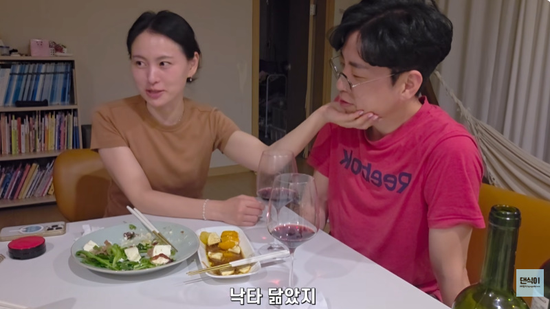 '나솔' <b>28기</b> 현숙, <b>영식</b> 딸 앞에서도 애정행각 "예쁜 낙타 닮아"