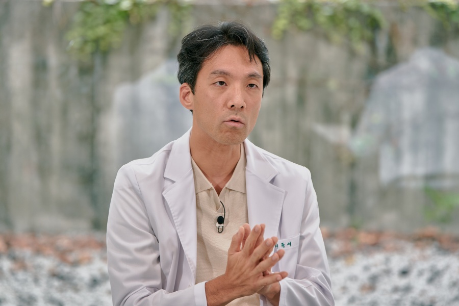 간 전문 <b>의사</b>가 알코올 중독…"번아웃으로 시작된 혼술, 눈 떠보니 응급...