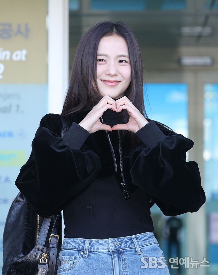 "<b>블랙핑크 지수 친오빠</b>가 <b>불법촬영</b>" 폭로글 파장..."사실무근, 법적대응...