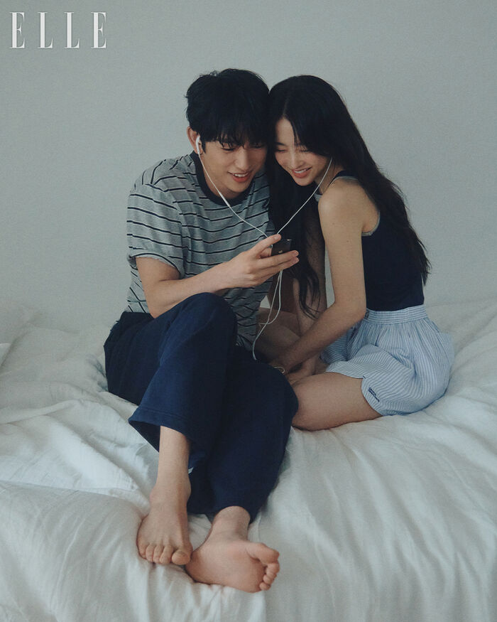 <b>박보영</b><b>박진영</b>, 입술이 닿을락 말락…커플 화보 공개