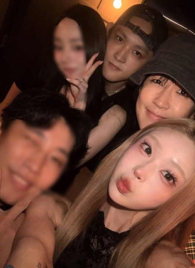 <b>홍진경</b>, 故 <b>최진실</b> 자녀 연인들과 단체 사진…"이모 허락받고 왔어요"