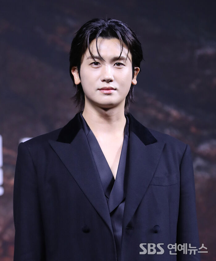 <b>박형식</b>, 회당 <b>출연료</b> '4억설' <b>부인</b>…"실제와 달라"