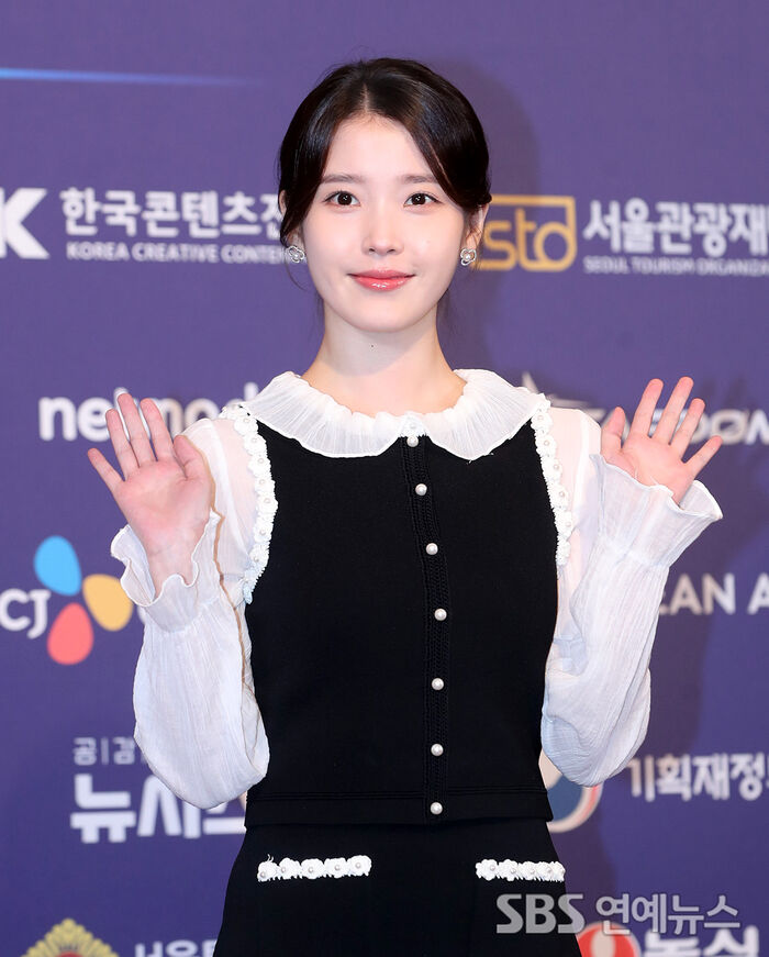<b>아이유</b>가 또…<b>데뷔</b> 기념일 맞아 <b>2억 원 기부</b>