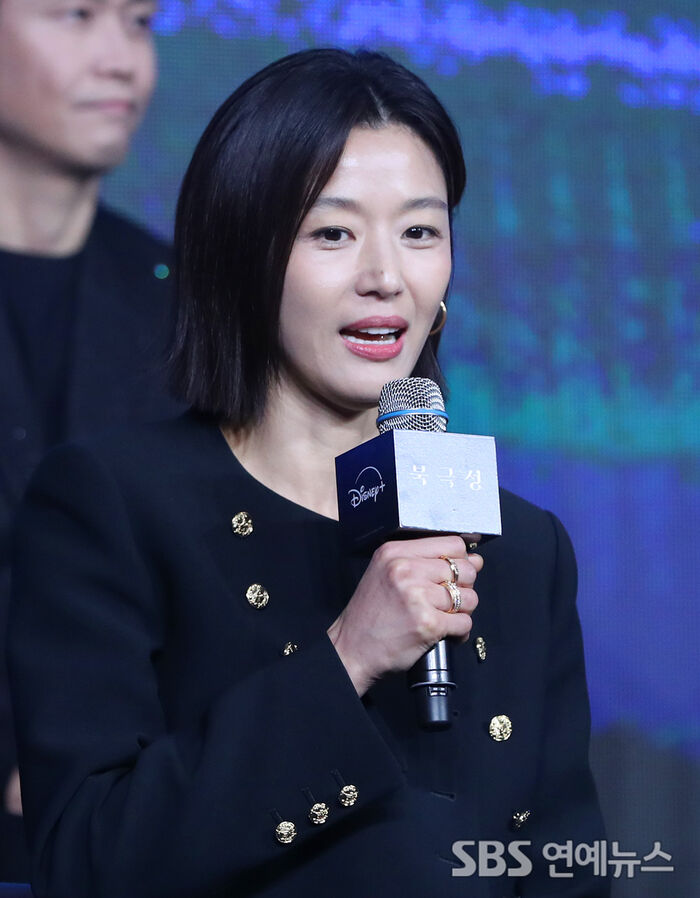 <b>전지현</b>, '<b>북극성</b>' <b>혐중 논란</b>에 中 광고 취소?…"사실 무근, 방영 전 결정...