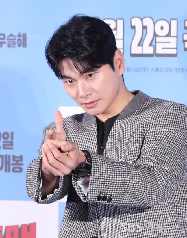 '이이경 폭로' 독일인 A씨 "韓경찰에 수사 협조 중...진실 나올 것"