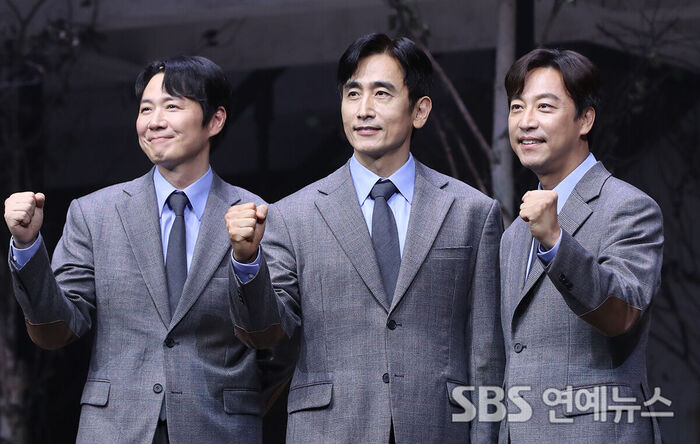 [E포토] 연정훈-차인표-오만석, '<b>죽은 시인의 사회</b>'의 키팅 선생님