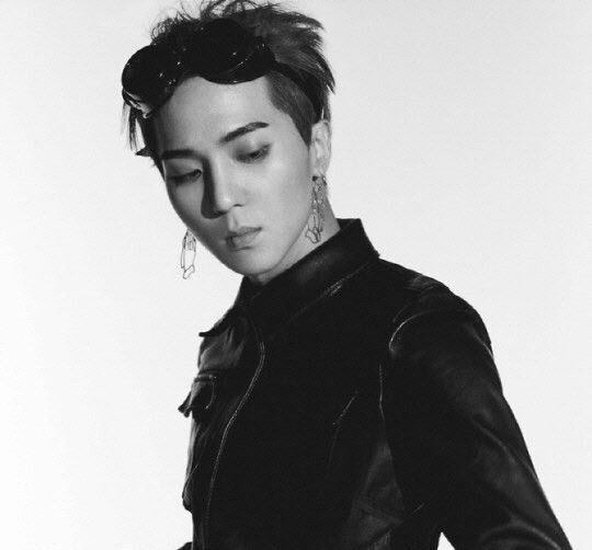'<b>부실 복무</b>' <b>송민호</b>, 징역 1년·집유 2년…실형 피했지만 '102일 재<b>복무</b>'...
