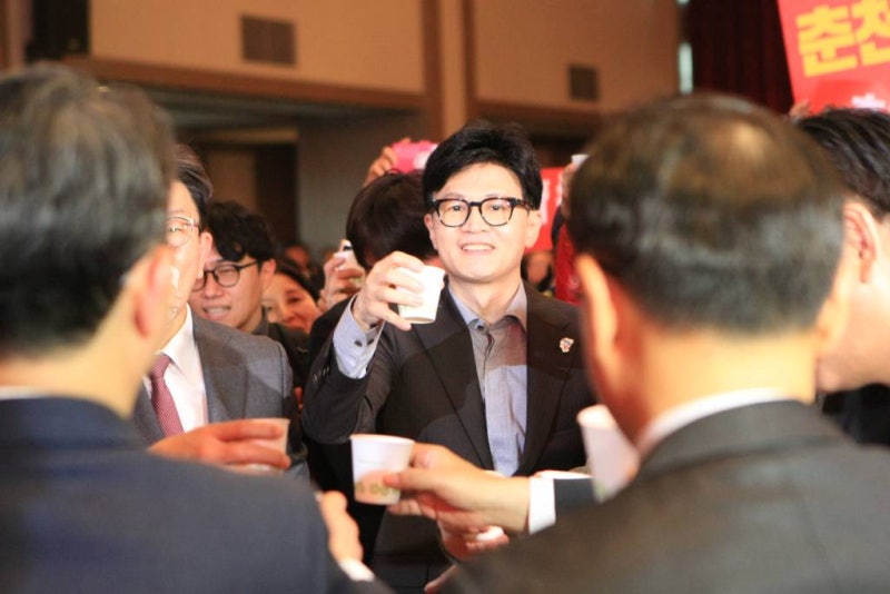 <b>한동훈</b> "<b>강원도</b>에 드린 약속 곧 실천… 모든 의석 붉은색으로"