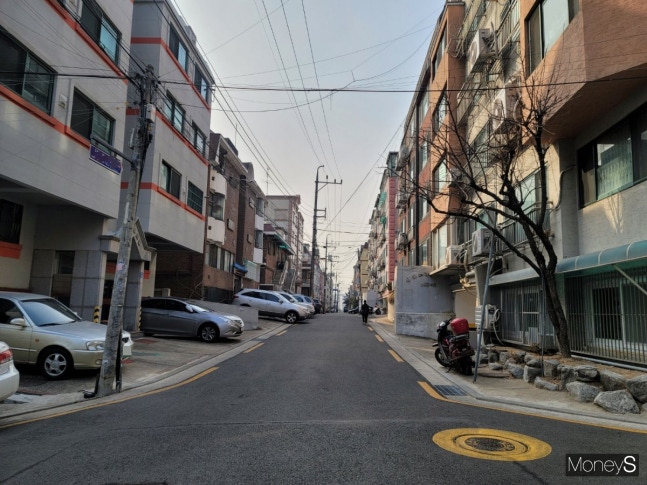 아무도 안 찾는 서울 빌라… 감정가 9%에 내놔도 외면