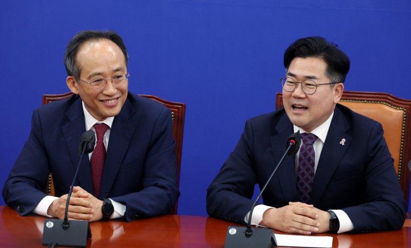 "자주 만나 얘기할 것"… <b>추경호</b>·<b>박찬대</b>, 여·야 원내대표 상견례