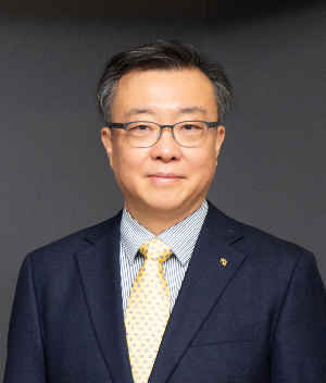 김영성 KB자산운용 대표가 밸류업 지수를 추종하는 패시브형 ETF를 먼저 출시해 국내 증시 부양에 일조하겠다는 입장을 밝혔다. 사진은 김영성 대표./사진=KB자산운용