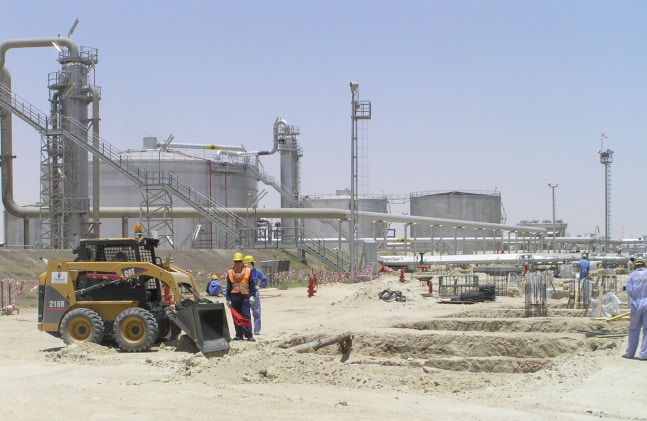 공사는 줄고 돈은 못 받고… 건설 해외수주 40조→ 23.6조