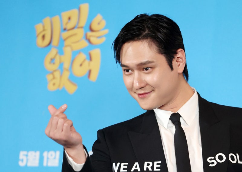 <b>19금</b> 사진 촬영 <b>루머</b>?… <b>고경표</b> "사실무근, 심각한 범죄"