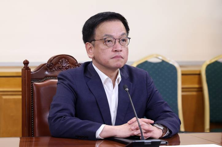 최상목 경제부총리 겸 기획재정부 장관이 지난 3일 오전 서울 중구 은행회관에서 열린 거시경제금융현안간담회에서 모두발언을 마친 후 생각에 잠겨 있다./사진=뉴스1