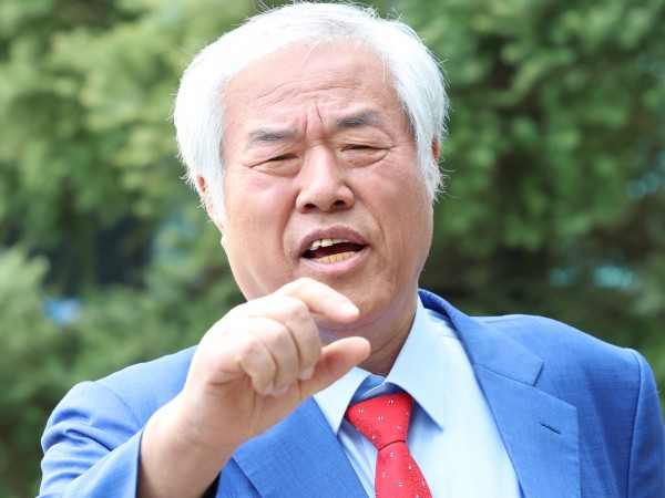 <b>전광훈</b> "윤 전 대통령과 통화… <b>자유통일당 대선 후보</b> 따로 낼 것"