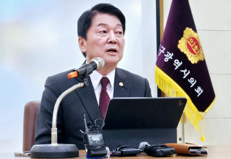 <b>안철수</b> "김문수·<b>홍준표</b>·<b>오세훈</b>으로는 이재명 못 이겨…헌법 배신자들...