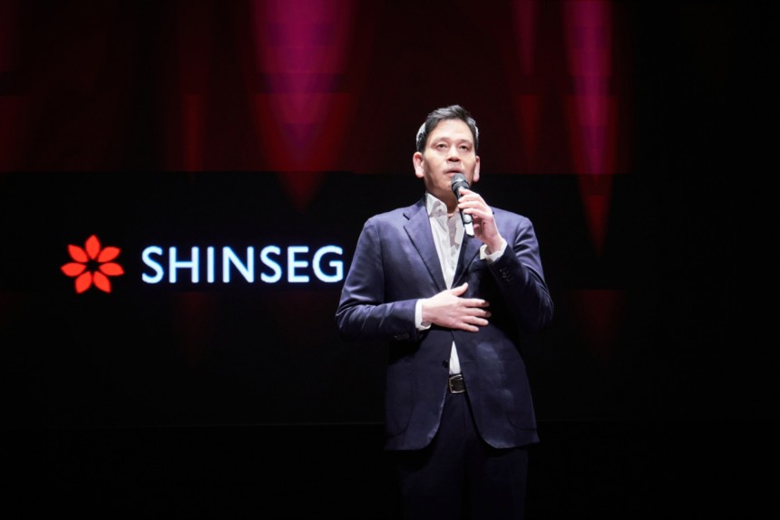 이마트가 2025년 1분기 연결기준 매출 7조2189억원,영업이익 1593억원을 냈다고 12일 공시했다.각각 전년 동기 대비 0.2%,<a href=