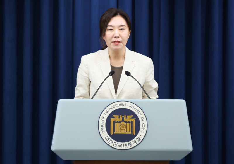 "진짜 일꾼 추천하세요" 이재명 정부, 주요 공직 '<b>국민 추천제</b>' <b>도입</b>