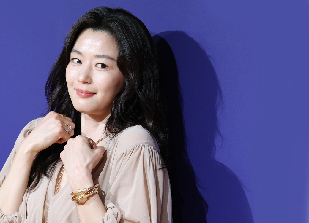 <b>전지현</b>, 이음해시태그와 전속계약 만료… '<b>FA</b> 최대어' 등판