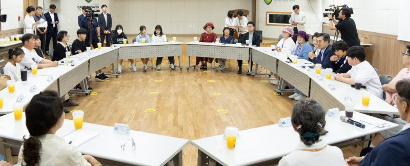 <b>대성동</b> 방문 <b>김동연</b> "평화로운 일상 계속되도록 늘 관심"