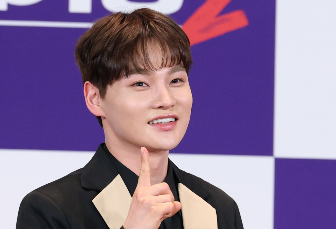 "화장실서 버텼다"… <b>박서진</b>, 매니저·차 없이 견뎌낸 <b>무명시절</b>
