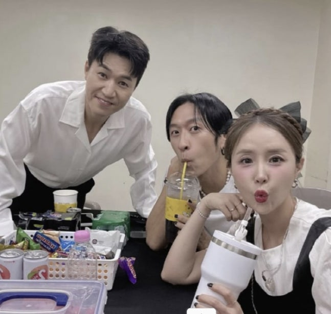 "<b>문원</b> 딸에게 <b>상속</b>되는 일 없게"… <b>신지</b>, 댓글 <b>논란</b> '칼차단'