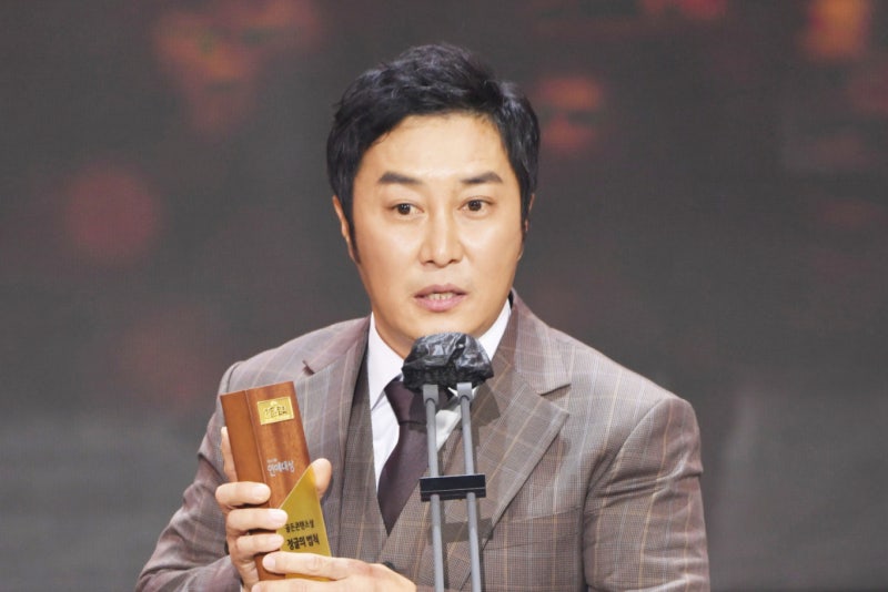 '9월 재혼' <b>김병만</b>, <b>혼외자</b> 2명 있었다… "혼인관계 파탄 후 출산"