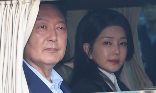 <b>신평</b> "뼈 앙상 김건희 '<b>남편</b> 살릴 수 있다면 내가 죽겠다' 말해"