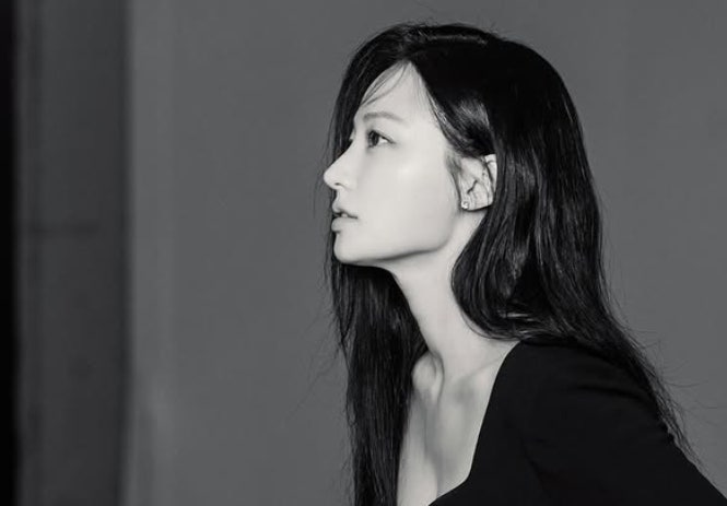 <b>송하윤 학폭</b> 폭로자, 입국 첫 마디 "100억원대 <b>손배소</b> 준비"