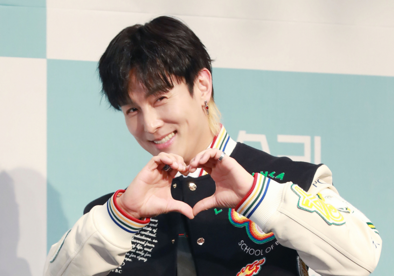"좀 가만히 놔뒀으면"… 신화 <b>김동완</b>, <b>예능</b> 출연 <b>거부</b> 선언?