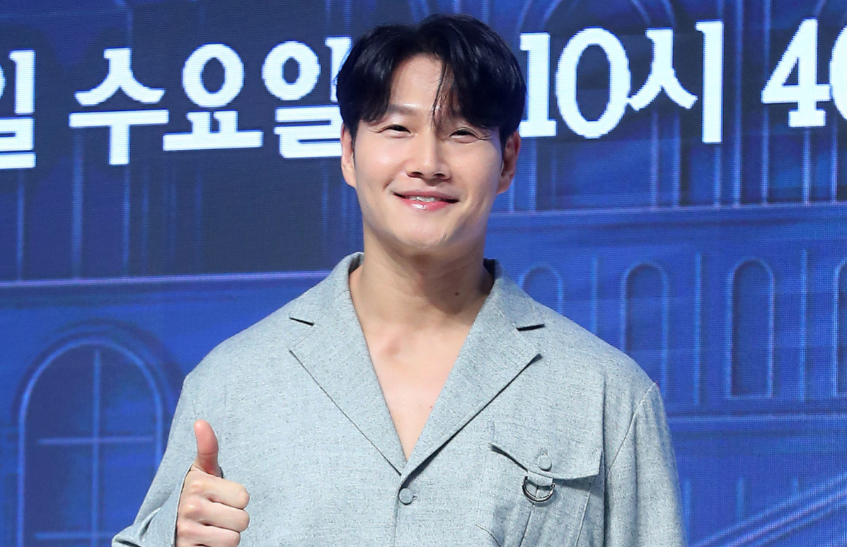 "20세 차이 아냐"… '새신랑' <b>김종국</b>, <b>아내 루머</b>에 입 연다