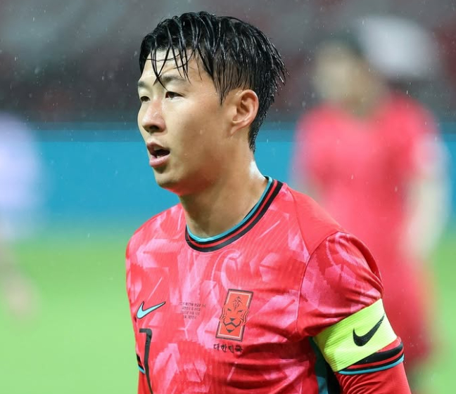 "137번째 A매치 축하해"… <b>EPL</b>, <b>손흥민</b> 대기록 축하