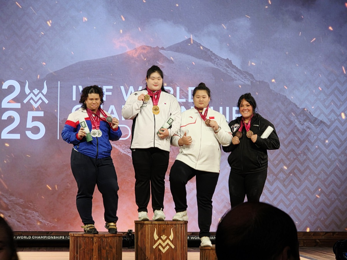 허리·무릎 통증 이겼다… <b>역도 박혜정</b>, 세계선수권 금메달