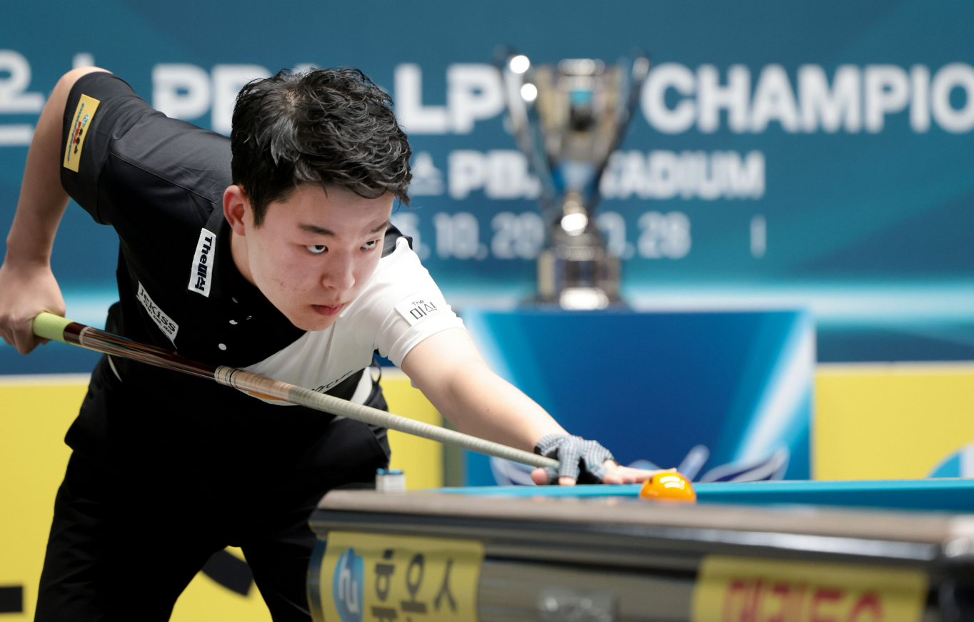 '18세' <b>김영원</b>, <b>산체스</b> 잡고 짜릿한 역전 <b>우승</b>… 1년 만에 PBA 정상