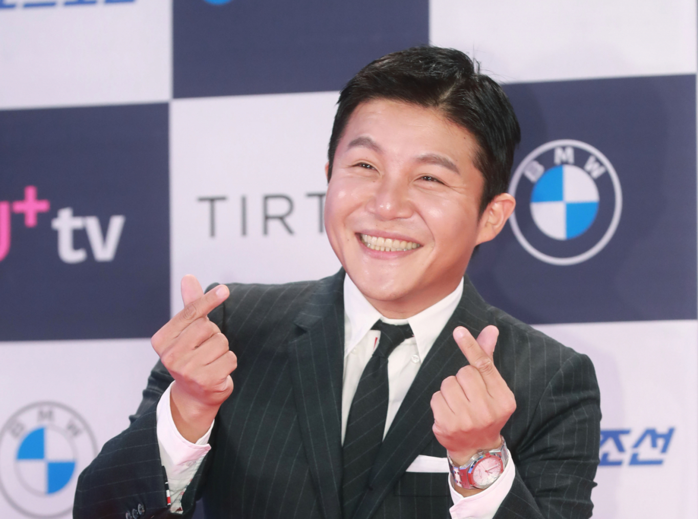"술 마시고 고가선물 받았다"…<b>조세호 조폭 연루설</b>에 '발끈'