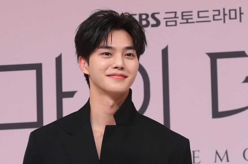 배우 송강이 서울 성수동 고급 아파트를 67억원에 매입했다.사진은 2023년 11월 서울 양천구 목동 SBS 사옥에서 진행된 금토드라마 '마이 데몬' 제작발표회에 참석한 배우 송강./사진=스타뉴스