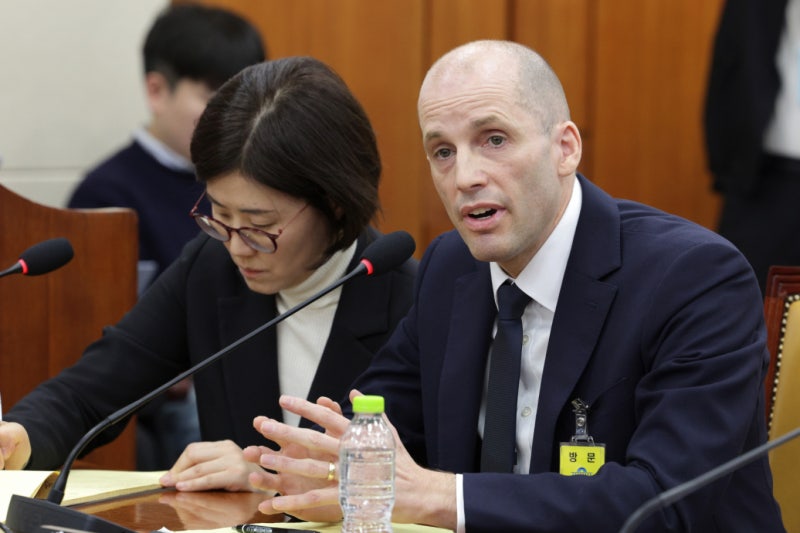 "어떤 질문에도 준비됐다"는 <b>쿠팡</b> <b>로저스</b>, 김범석 불출석엔 '침묵'